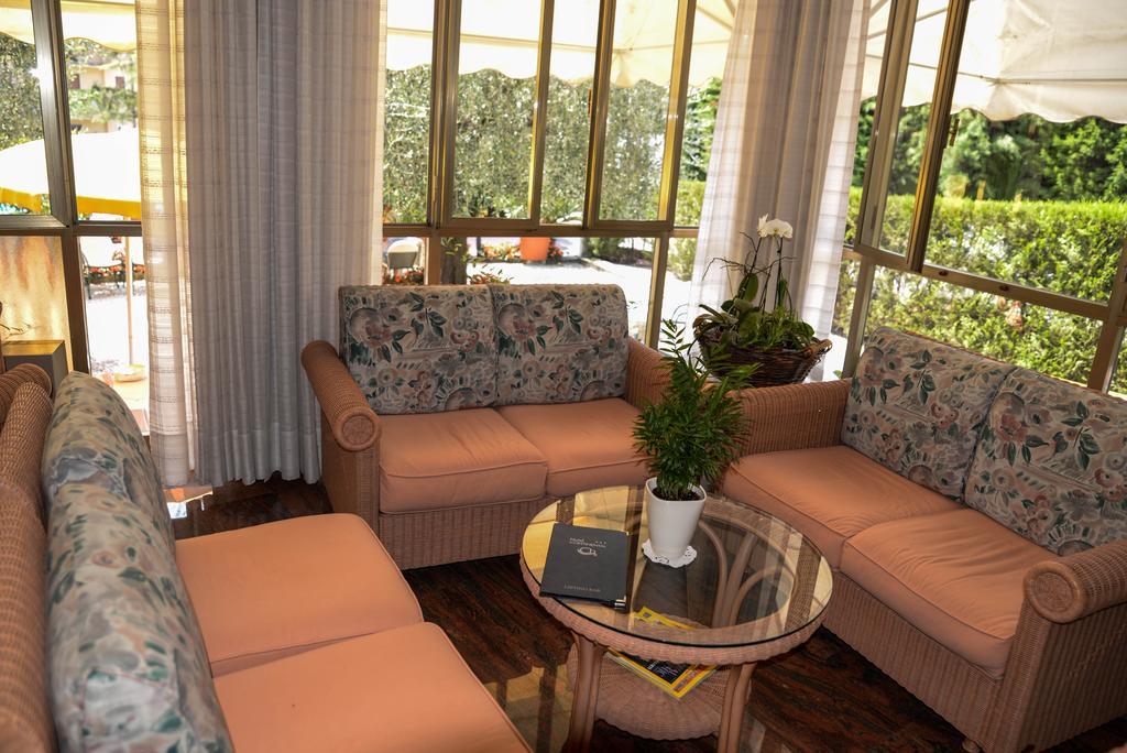Hotel Continental Garda  Bagian luar foto